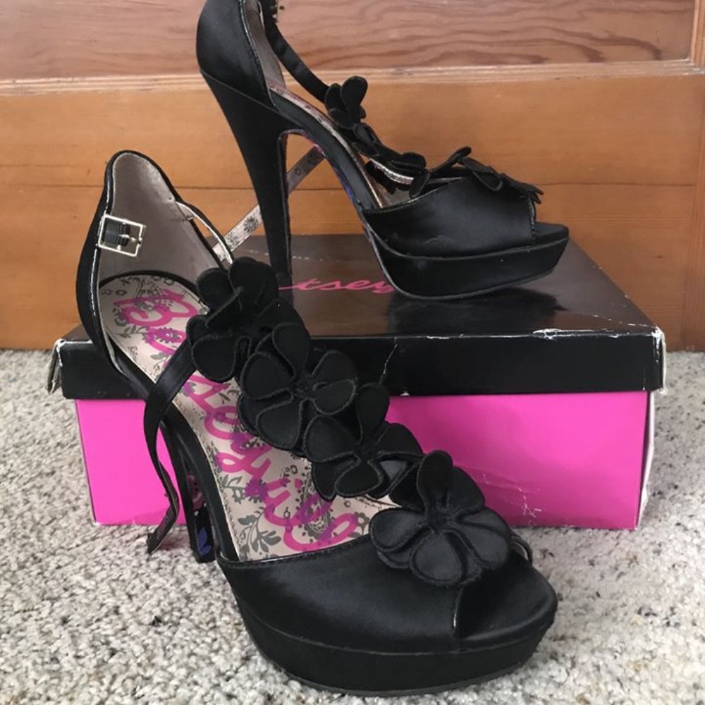 Betseyville Black Heels